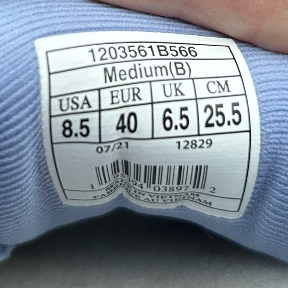 Brooks Ghost running shoes size 8.5 - Picture 4 of 4